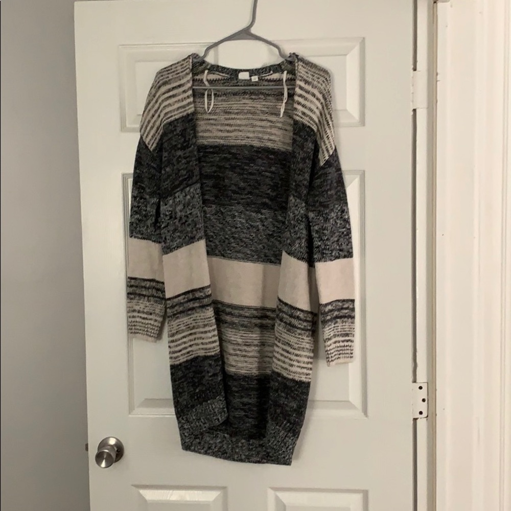 Neutral cardigan